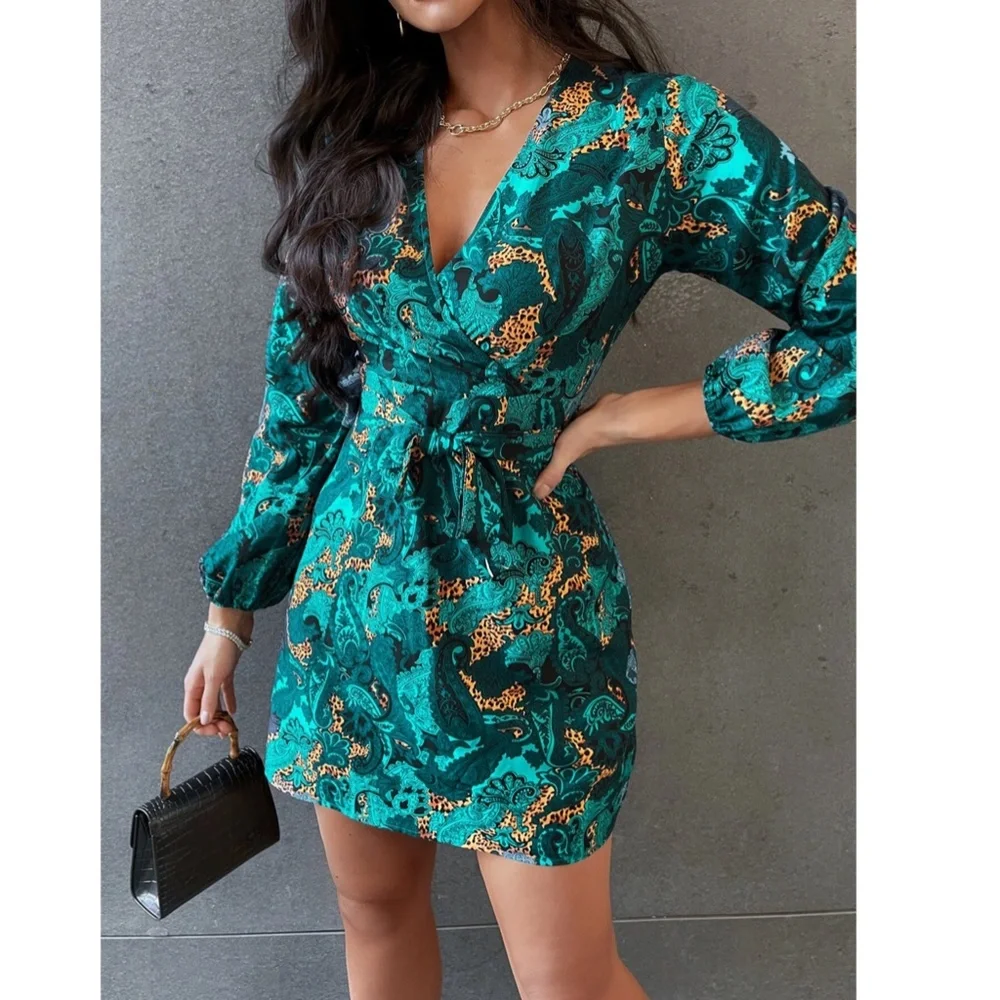 Paisley Printed Green V-Neck Long Sleeve Mini Belted Dress - Picture 6 of 8